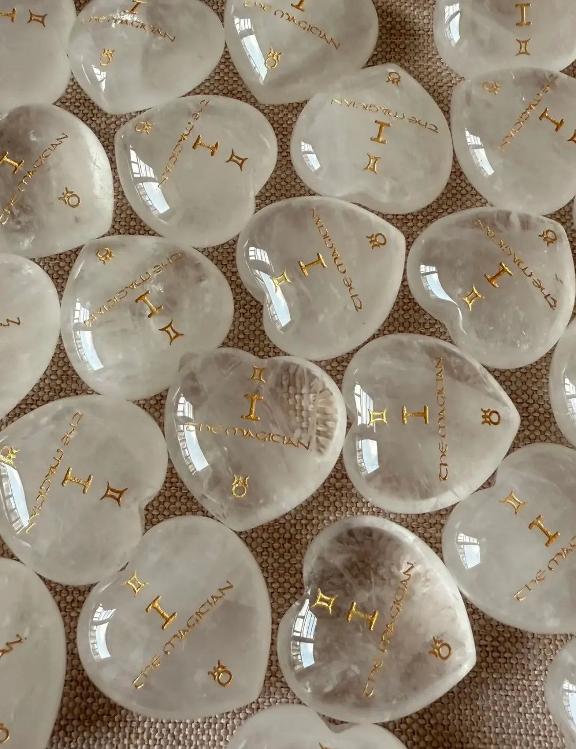 Tarot Element Natural Crystal Heart Palm Stone (2 Styles)