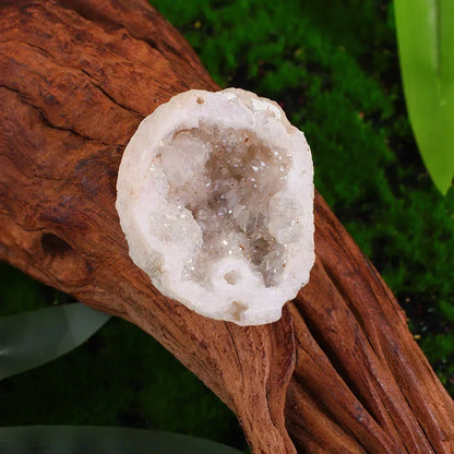 Nature Agate Geode Druzy Crystal Cluster — Electroplated Colorful Mineral Specimen for Spiritual Decor 🌈✨