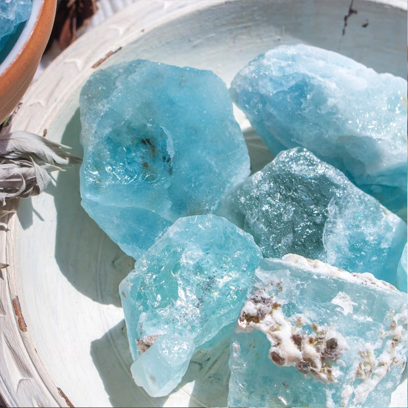 Raw Aquamarine Crystal — A natural blue healing stone symbolizing purity, serenity, and emotional balance. Perfect for meditation, energy cleansing, or enhancing peaceful vibes in your space.