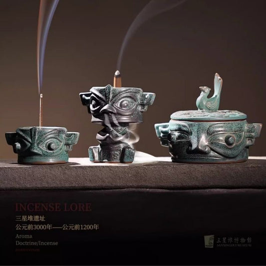 Sanxingdui Incense Burner — Handmade ceramic burner featuring ancient bronze mask motifs, ideal for meditation, tea ceremony, or cultural home décor.